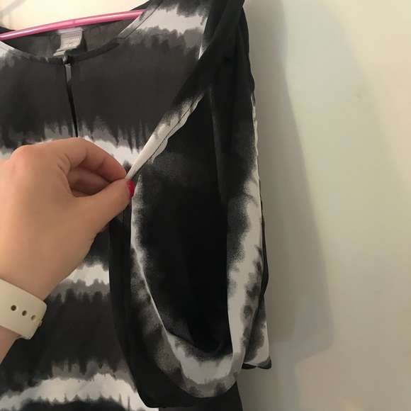 Black and white Converse blouse - Picture 4 of 4